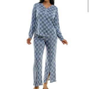 NWT Women's 2-Pc. Printed Henley Pajama Set